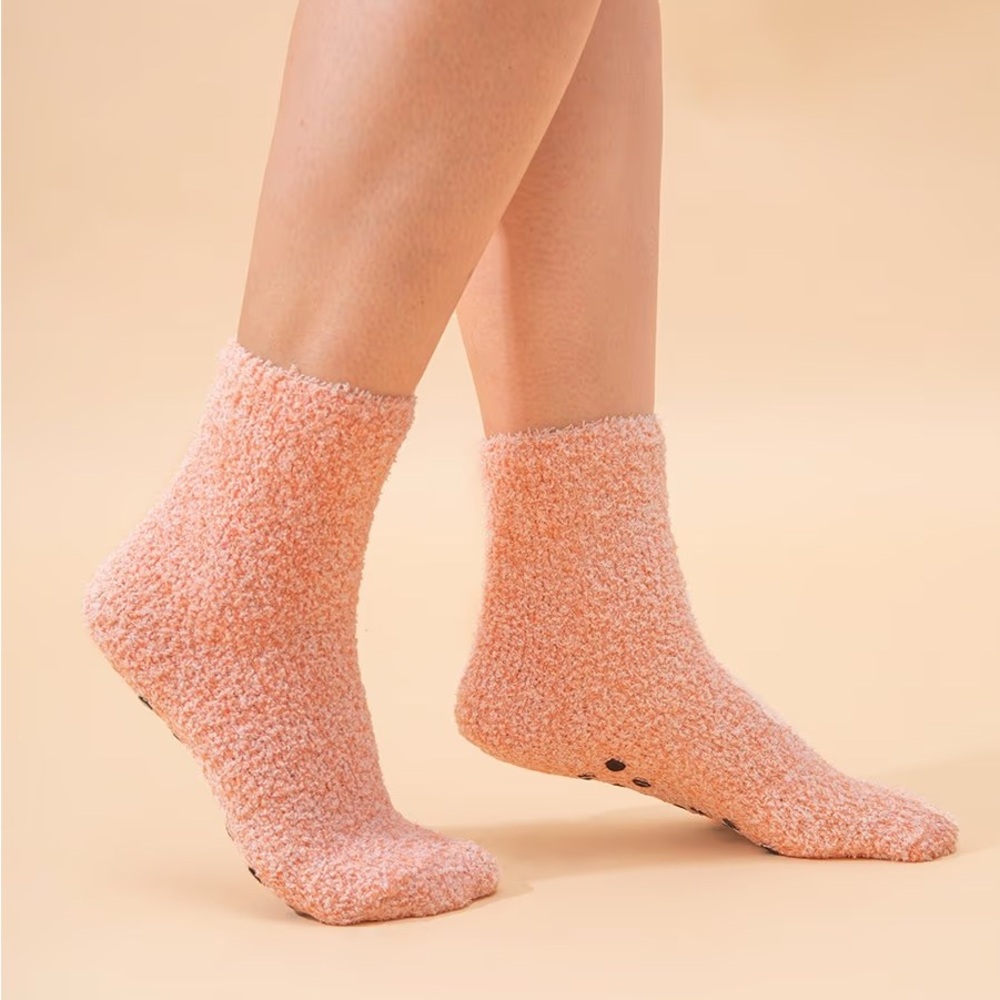 ✨3/$10✨ Shapermint Fuzzy Slipper Socks A020